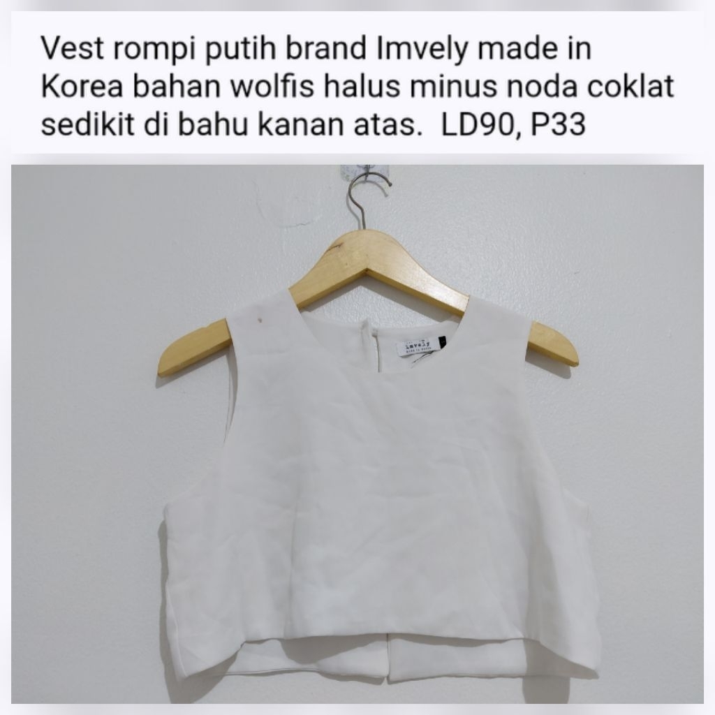 Vest rompi putih brand Imvely made in Korea bahan wolfis halus pernah dipakai minus noda coklat sedi