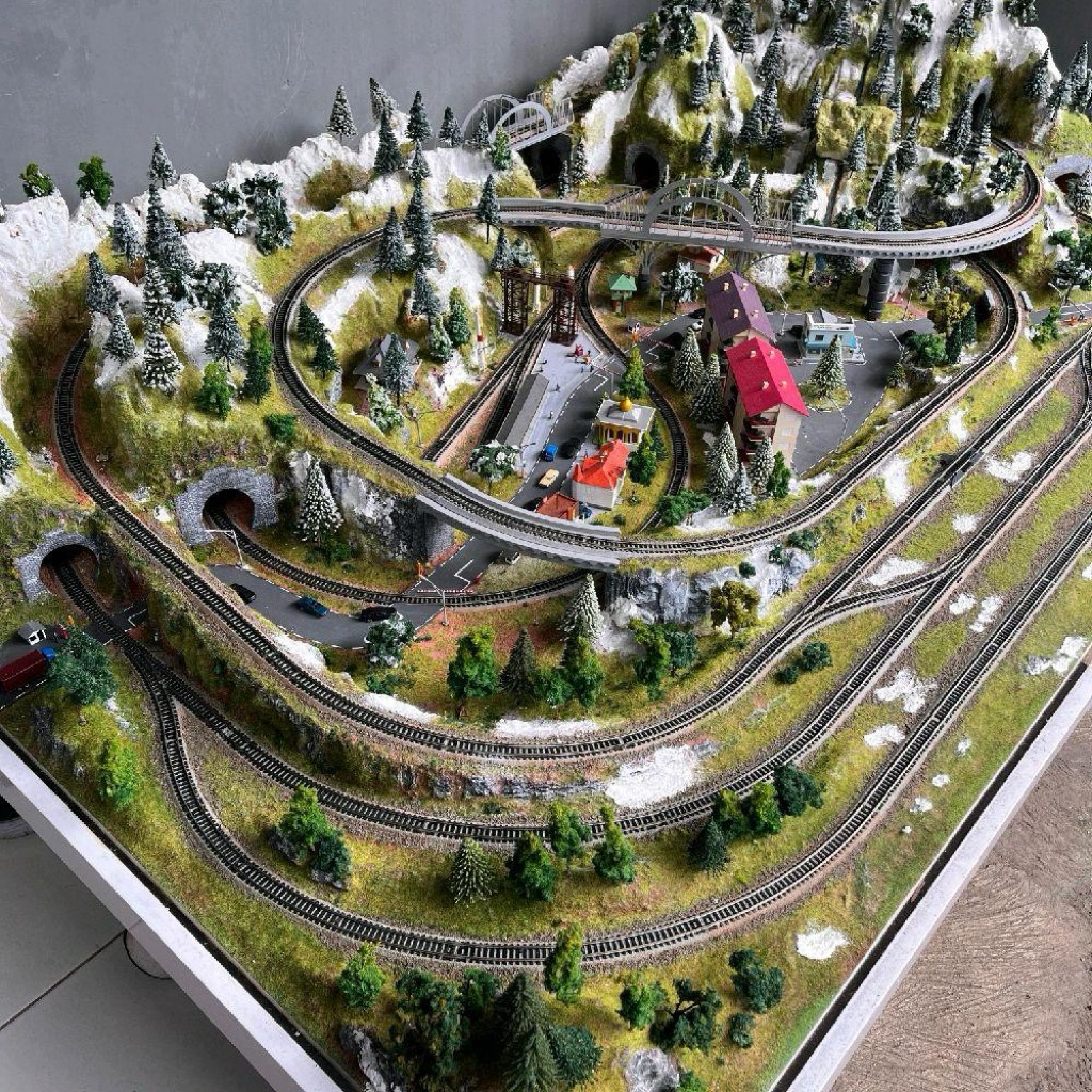 Layout / Diorama Miniatur Kereta Api Skala N Bonus 2 Lokomotif dan gerbong DCC Sound