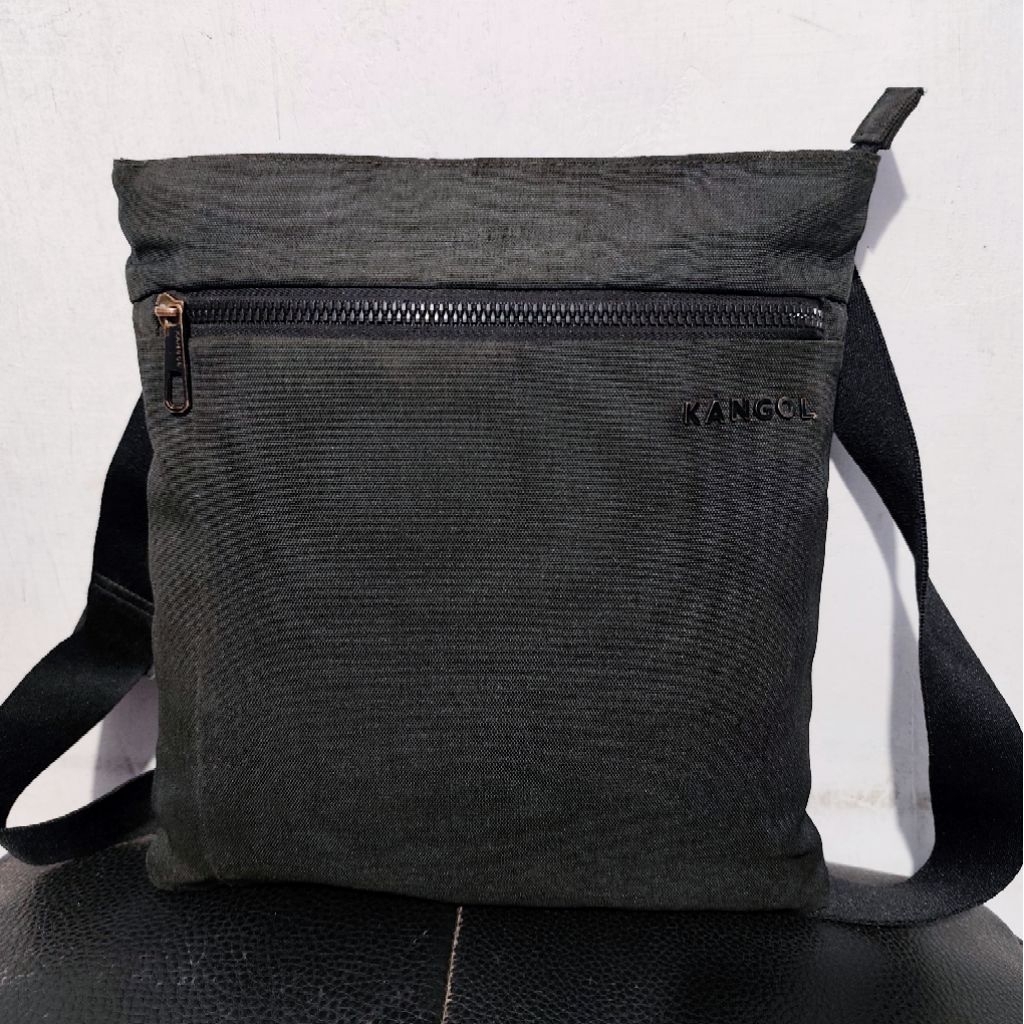 Kangol Sling Bag / tas selempang Kangol DarkGrey