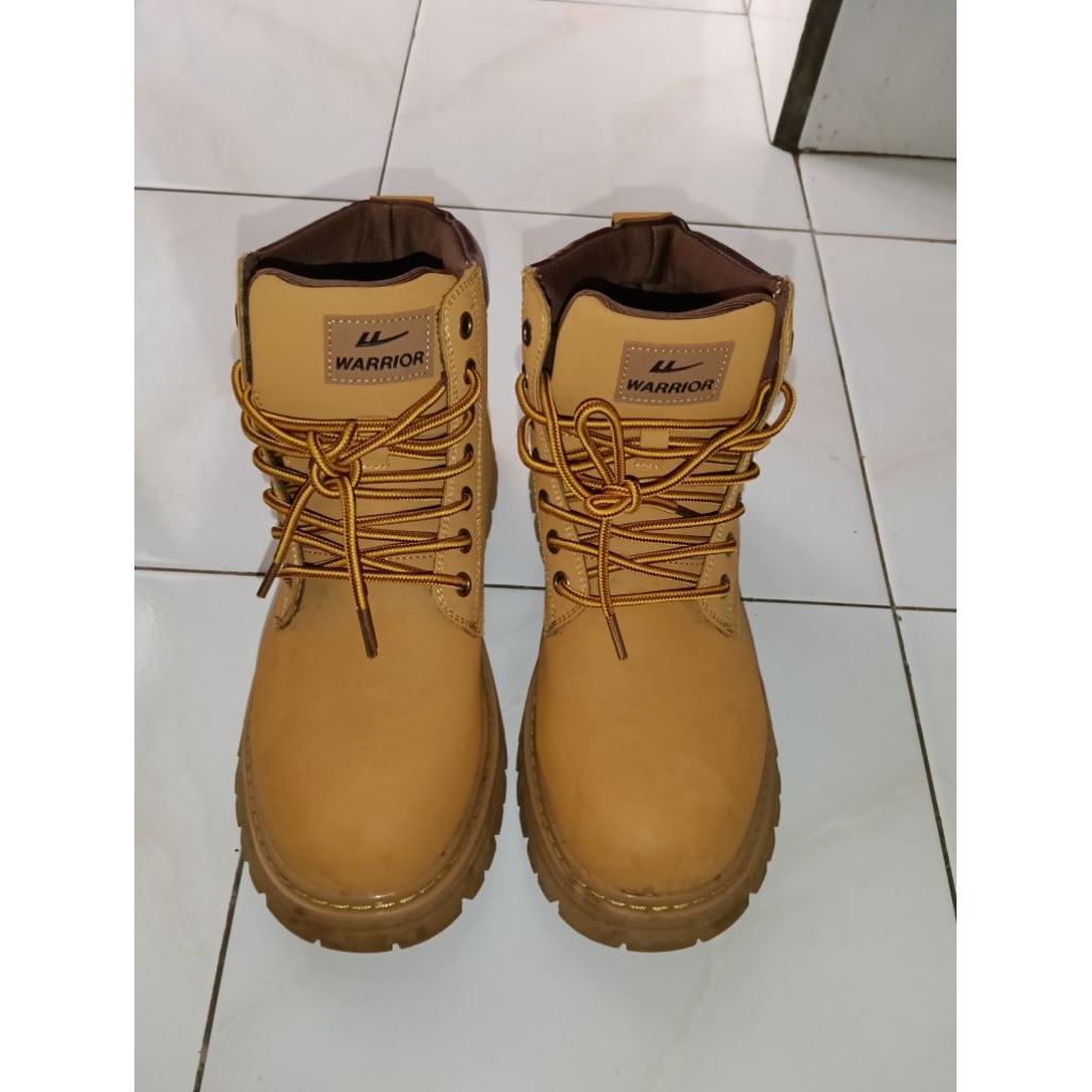Second Sepatu Boot Original Wanita Warrior Size 40 - 25 CM