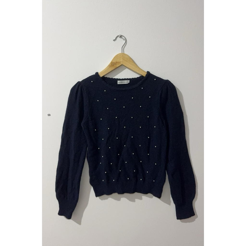 earth music & ecology navy sweater puffy pearl lengan panjang