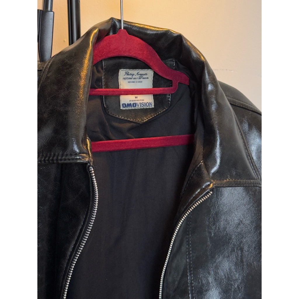 PRELOVED - Tellavision x OMO - Jaket Kulit Wanita Hitam
