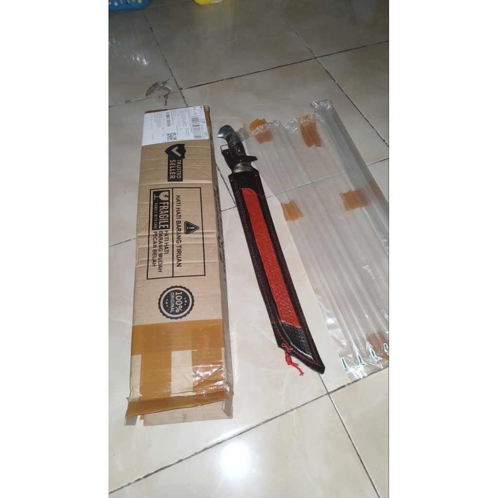 Golok Kebun Si Jago Baja Per Karbon Sarung Kulit Merah