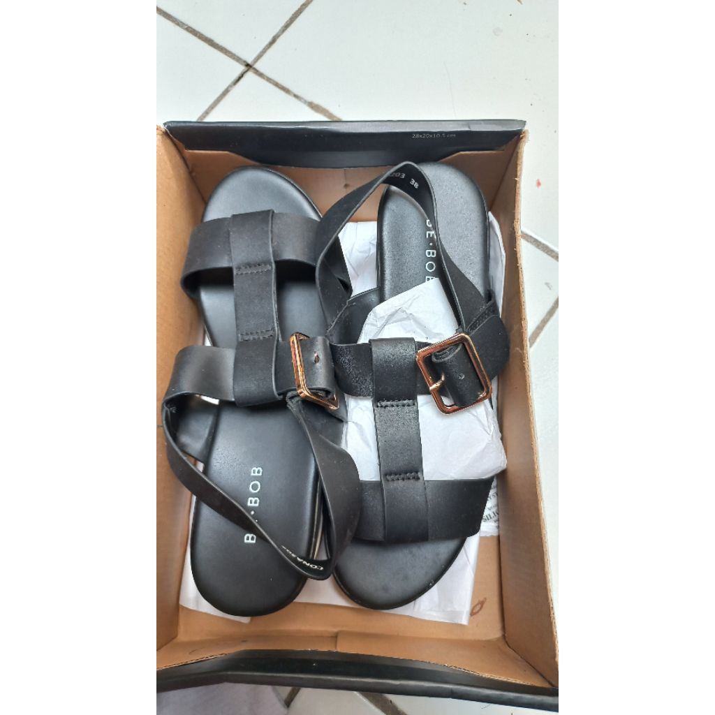 Be bob preloved sepatu sandal  hitam uk. 38