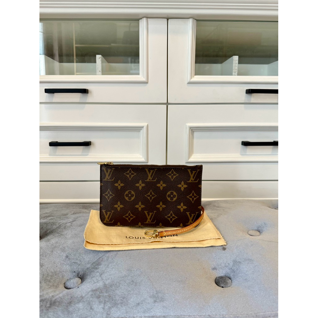 Preloved lv monogram pouch authentic clutch wallet louis vuitton