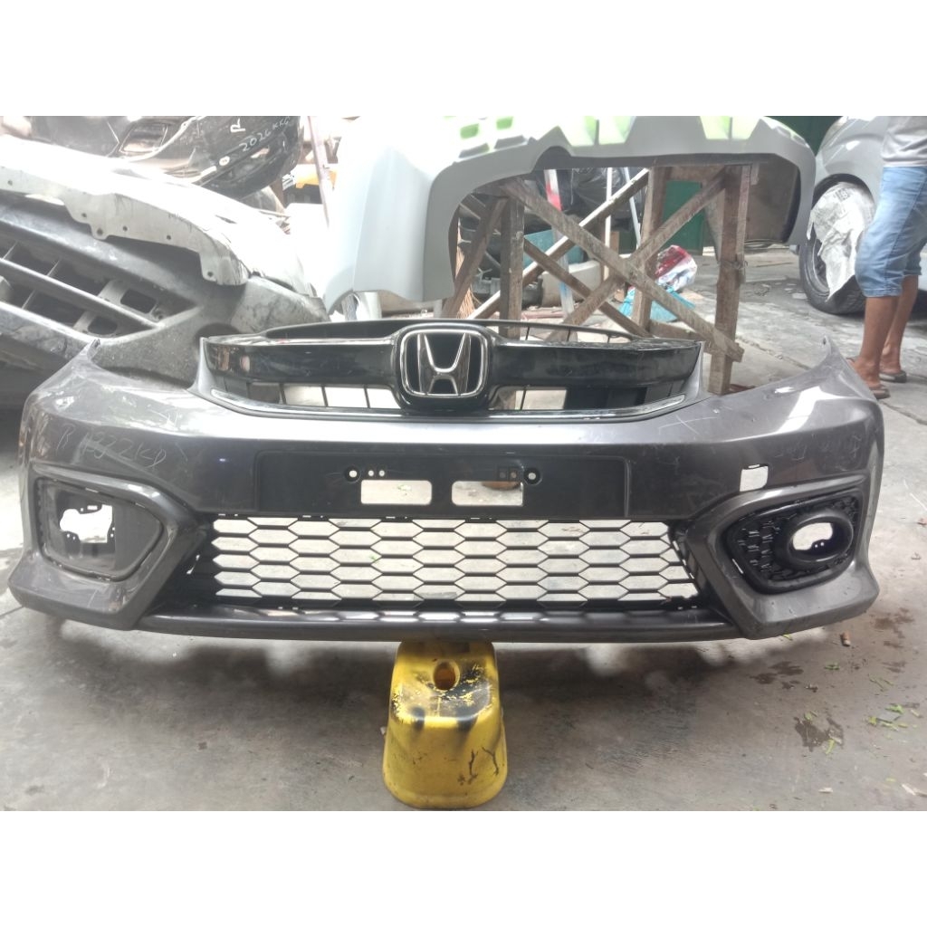 bemper depan Brio 2016-2018original ex asuransi. bemper depan brio RS original copotan original