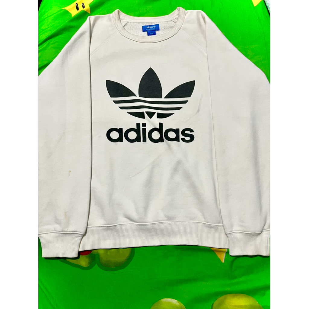 CN.adidas.big.logo