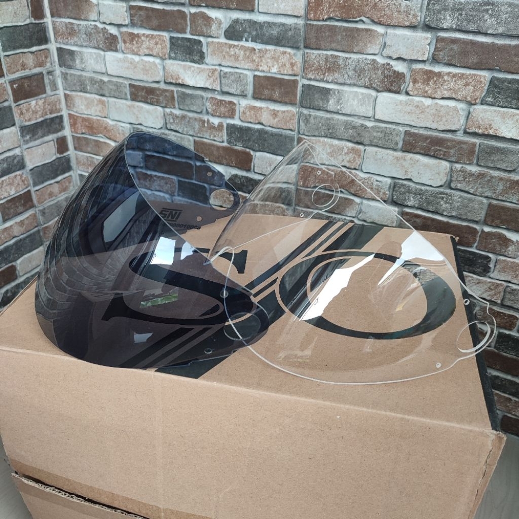 Kaca Helm Scoopy Hitam
