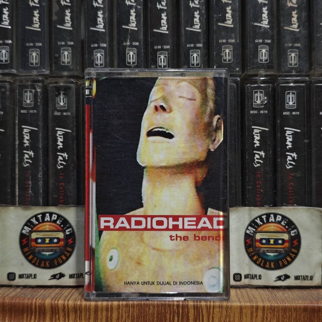 Kaset - Radiohead - The Bends - Radio Tape - Kaset Pita - Radio - Pemutar Kaset - Retro - Classic - 