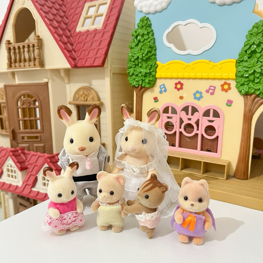 APRIL NEWWW - Figur Sylvanian
