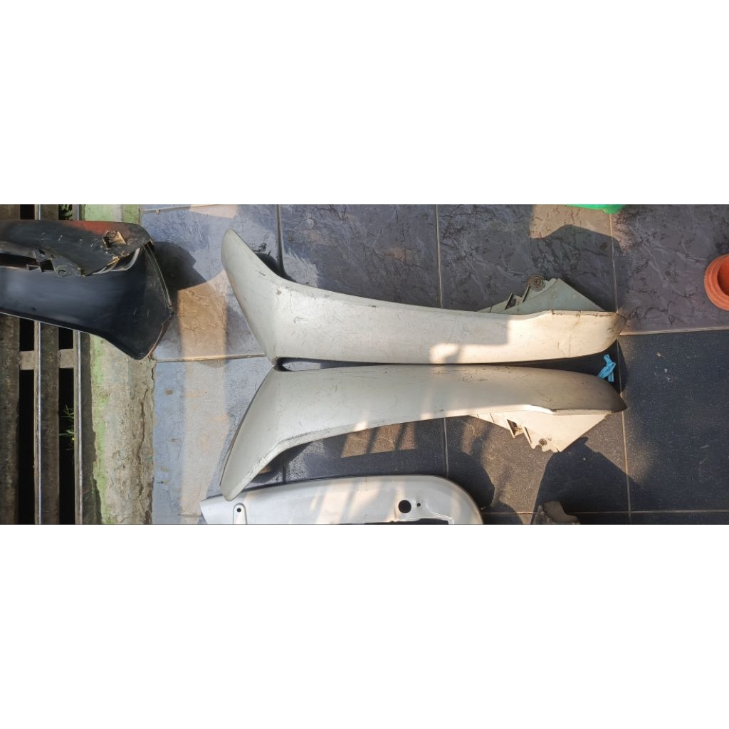 sayap luar silver Honda kirana