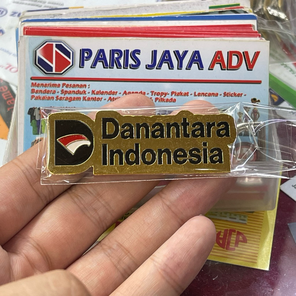 Pin Danantara indonesia Kuningan magnet terbaru