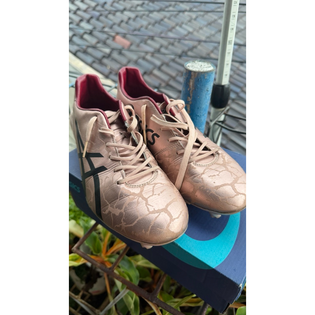Sepatu Bola Asics Menace 3L.E