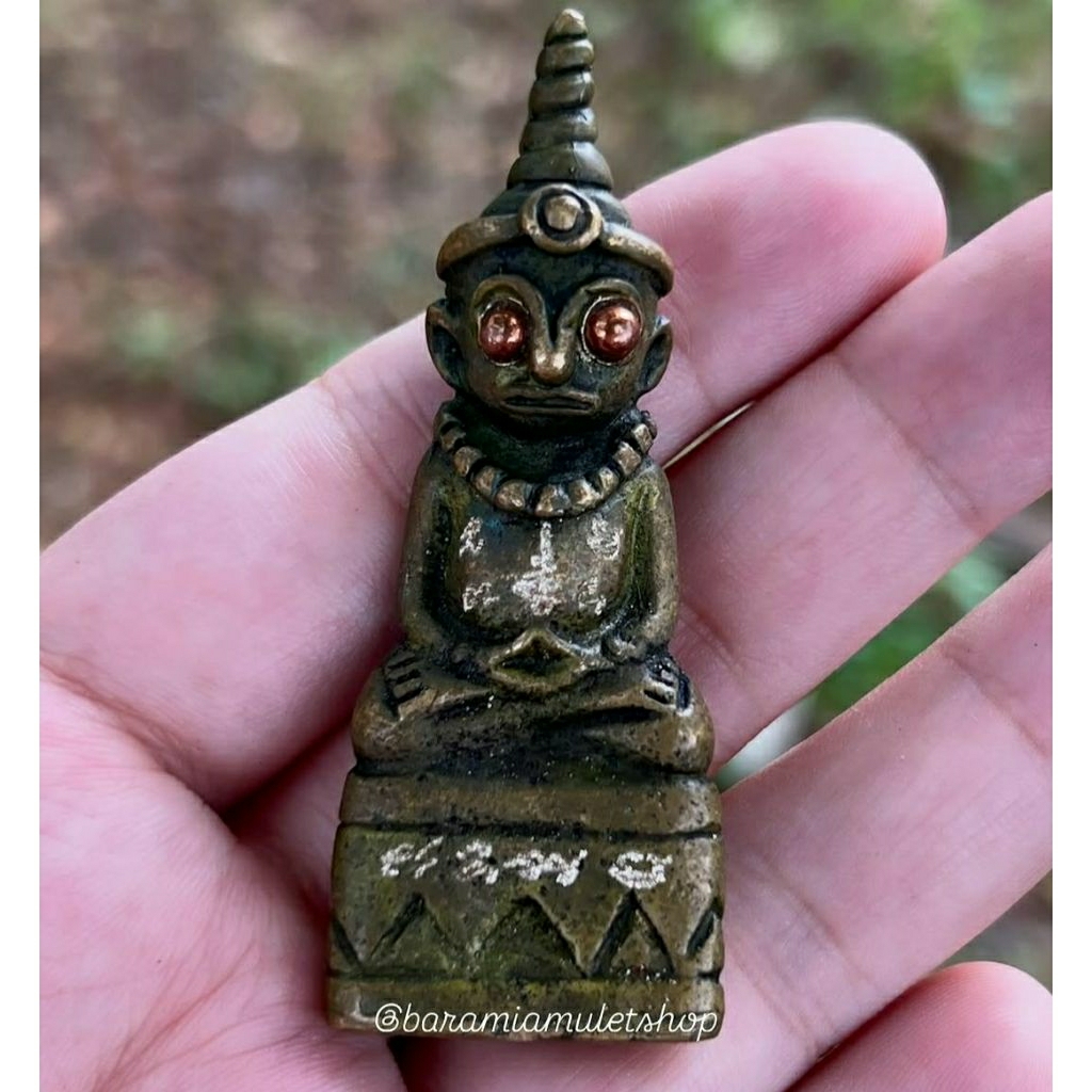Patung Sembahyang Phra Ngang