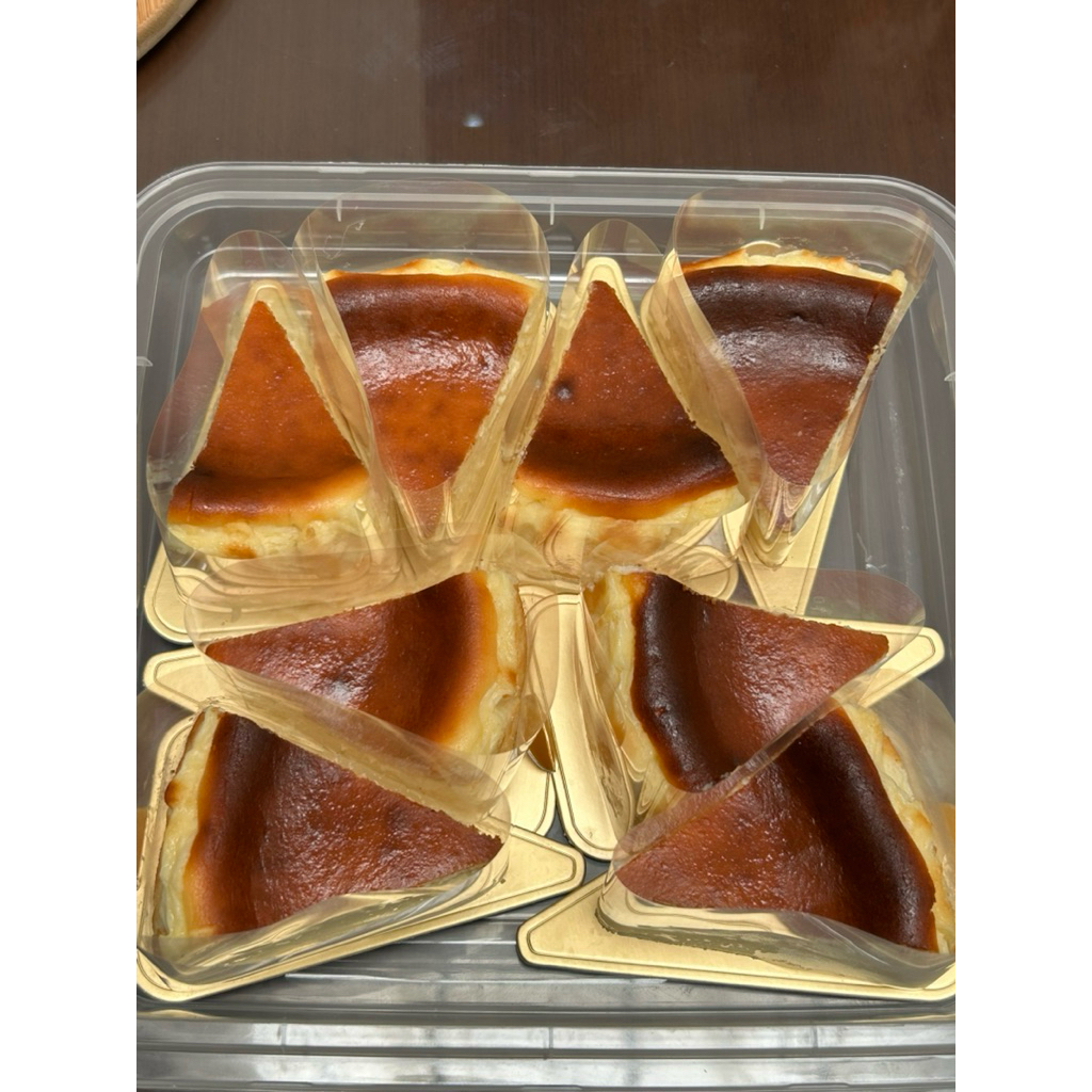 SLICE BRUNT CHEESECAKE