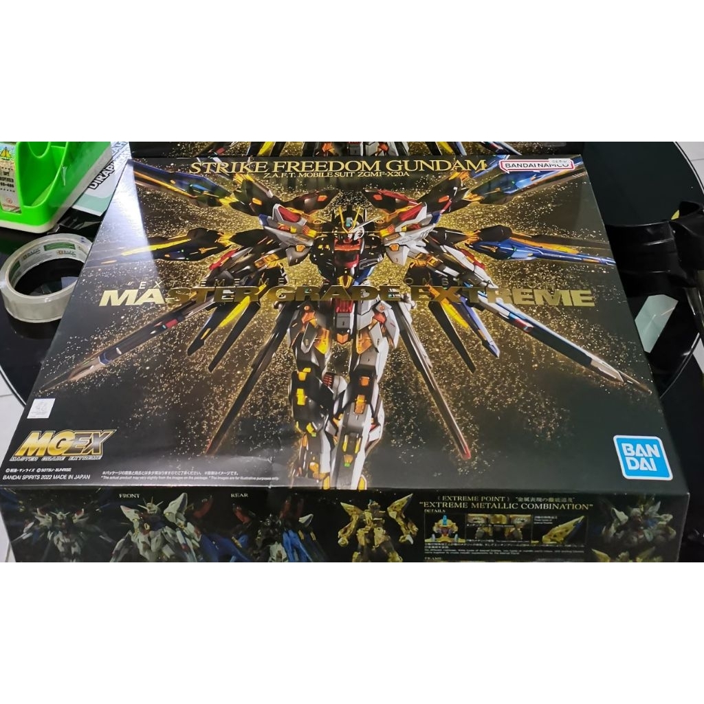 MGEX Strike Freedom Bandai