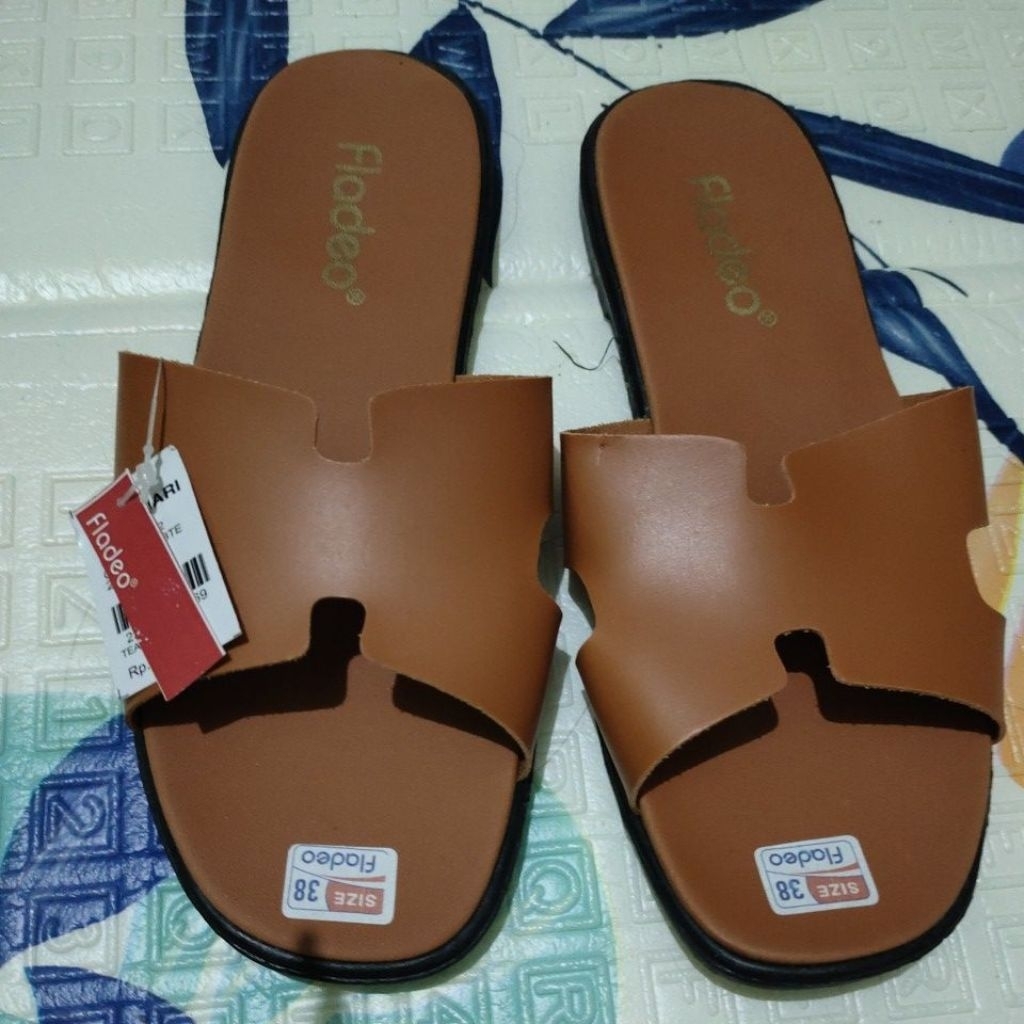 Sandal model H warna Tan 38 new