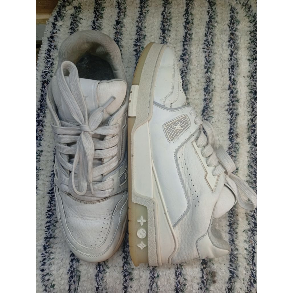sepatu second branded LV 40
