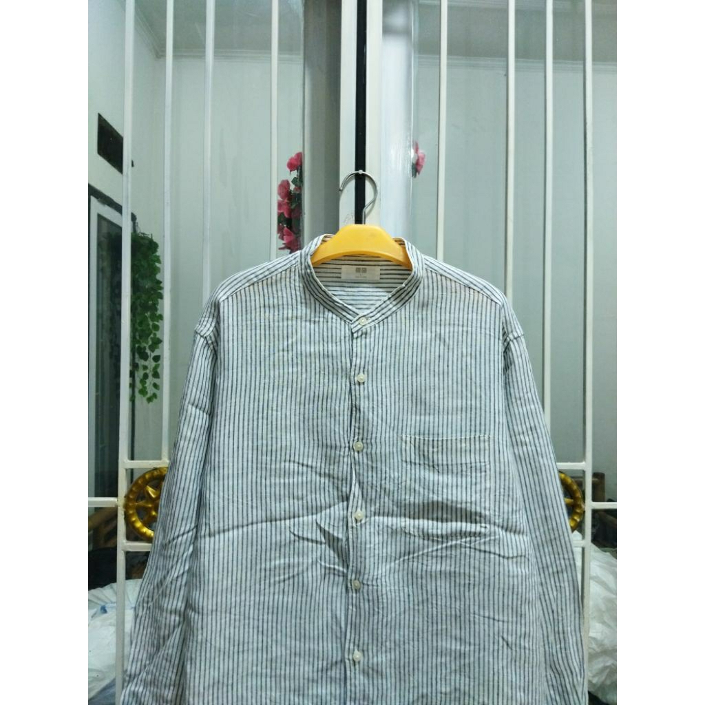 kemeja linen Uniqlo kerah koko garis-garis pria XL