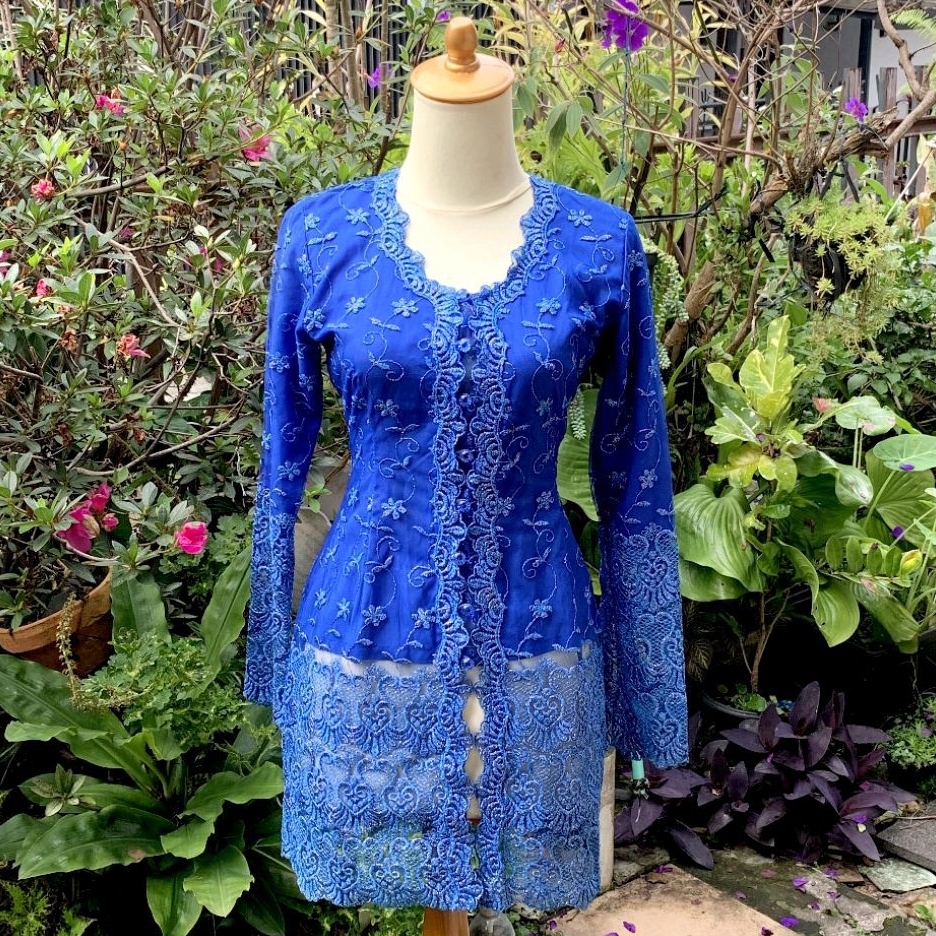 Preloved Kebaya Tile Furing Biru Elektrik Atasan Tradisional Wanita