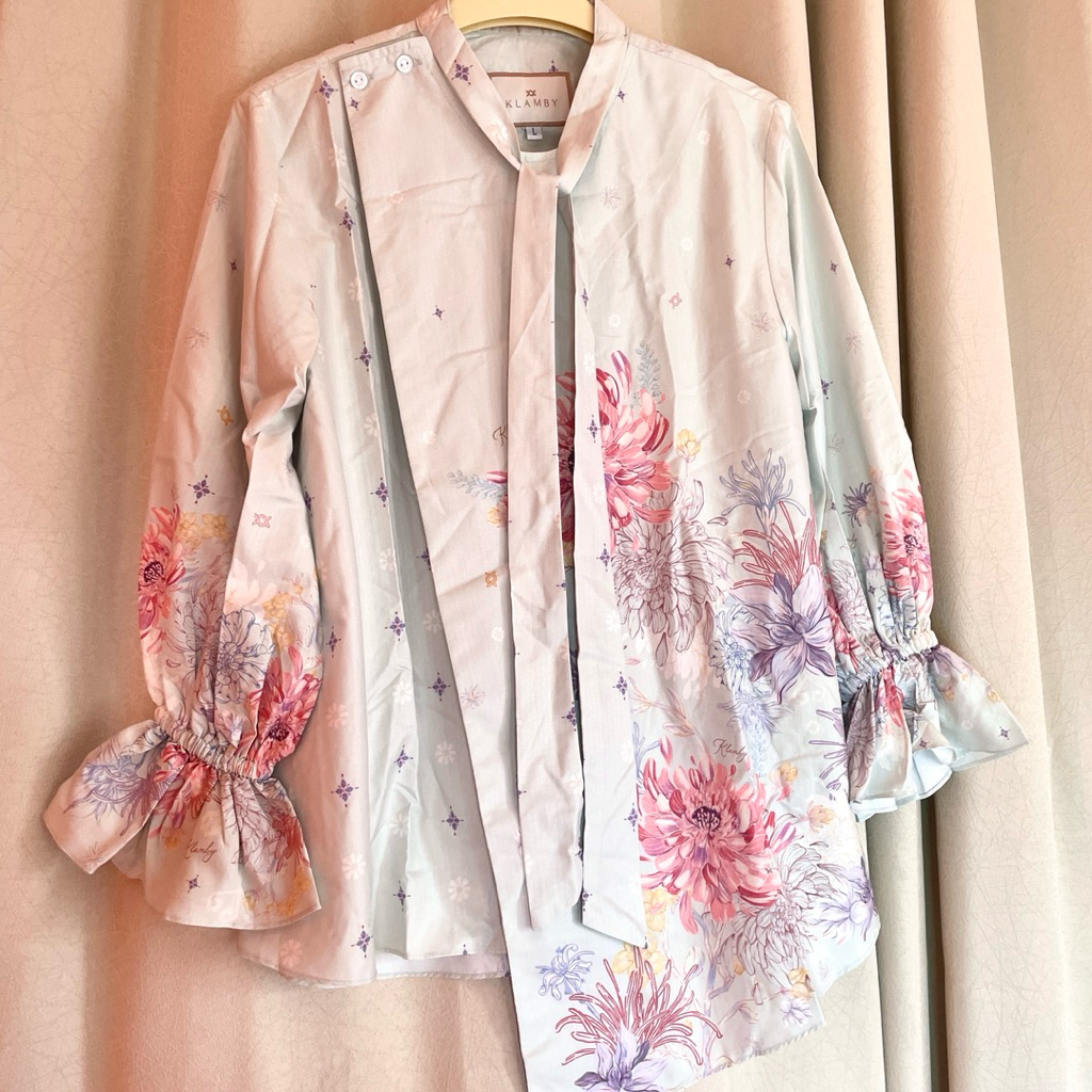 Wearing Klamby Dahayu Shirt preloved size L