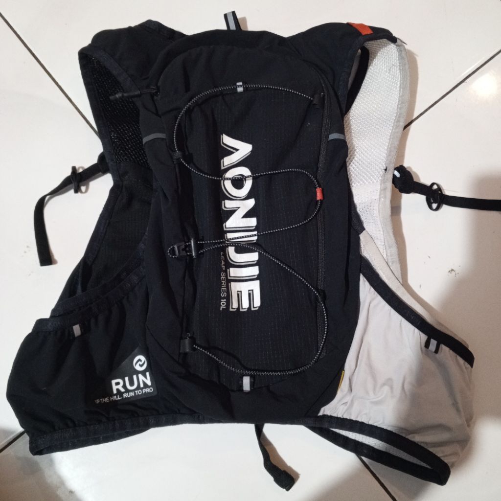 Vest Aonijie
