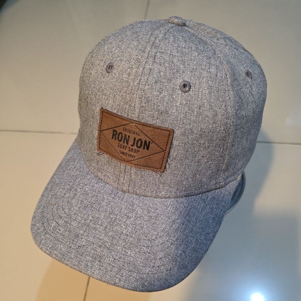 Topi Ron Jon Surf Shop - Pantai Surfing