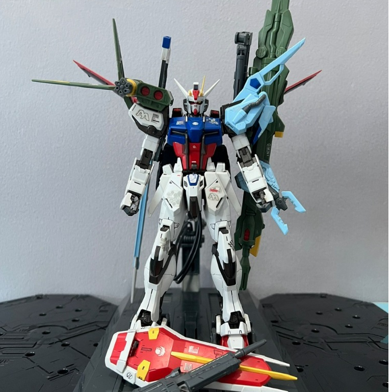 MG 1/100 Perfect Strike Gundam (Bandai)