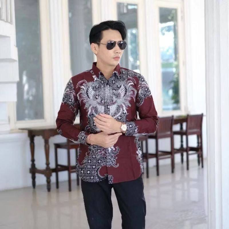 Kemeja Batik Pria Lengan Panjang Motif Burung Merah Marun Elegan