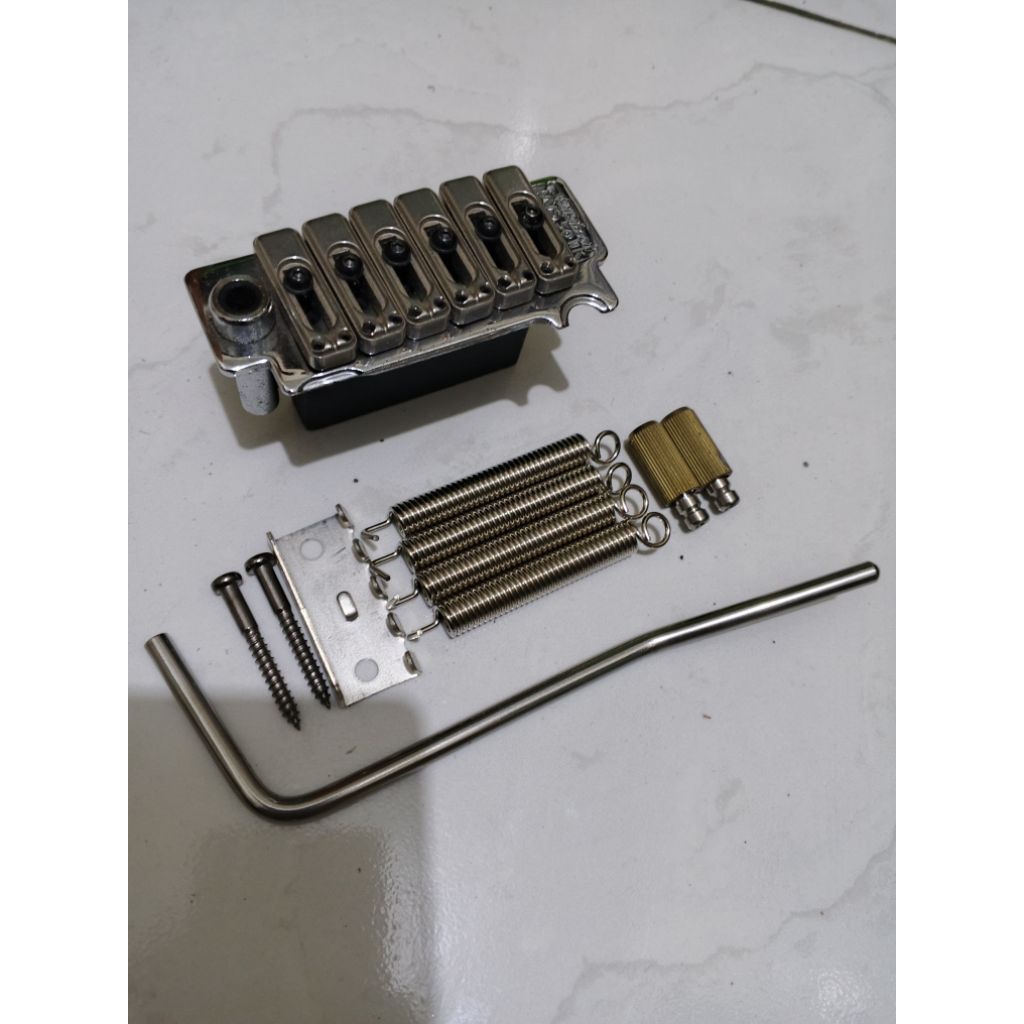 tremolo gitar Wilkinson dua point original