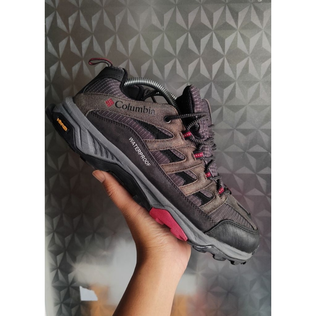 sepatu Columbia SZ 43 second bekas preloved