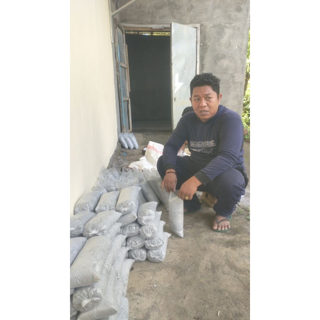 Abu gosok premium dari bahan serbuk padi halus
