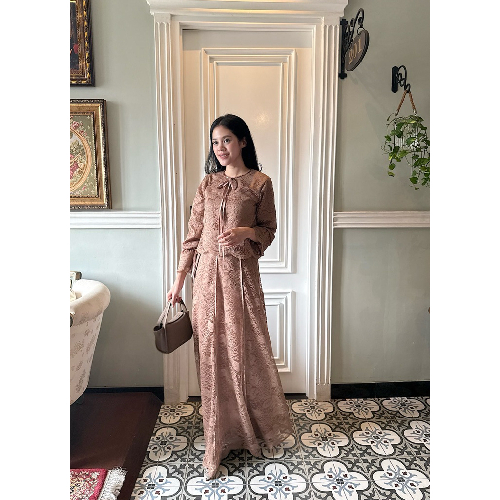 amrthelabel / tharwa dress / brown