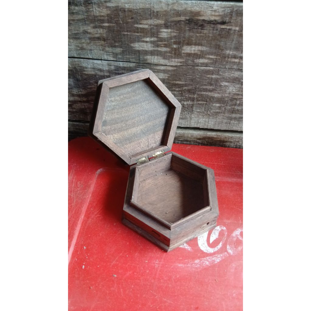 Ukiran kayu kotak penyimpanan 95rb jadul antik kuno lawas vintage display