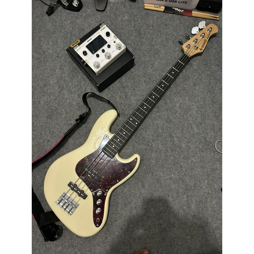 Donner DJB-510D Jazz Bass (Used)