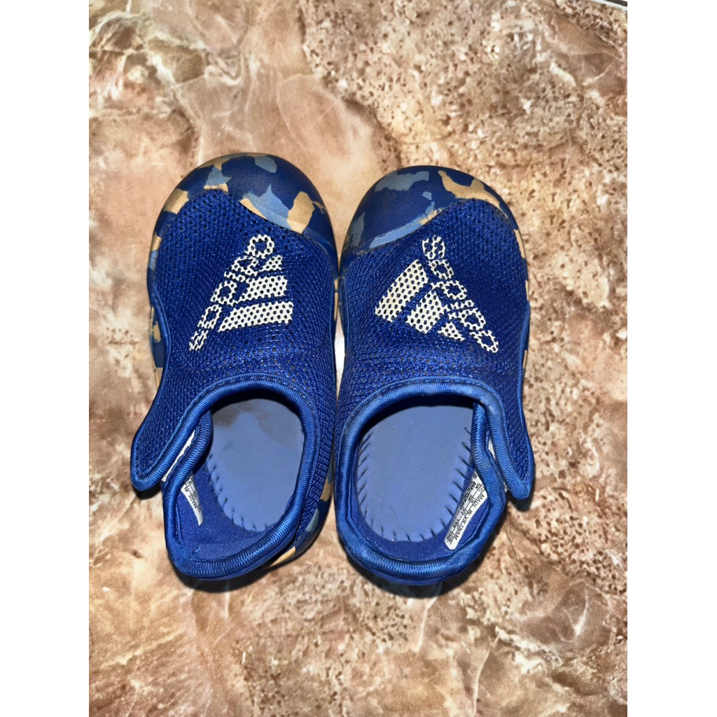 prelov / prelove / preloved sepatu adidas anak / bayi