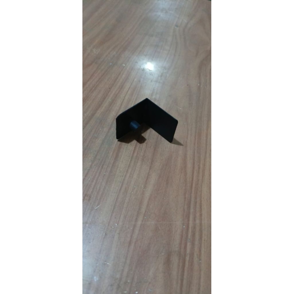 penahan roda bawah pintu sliding