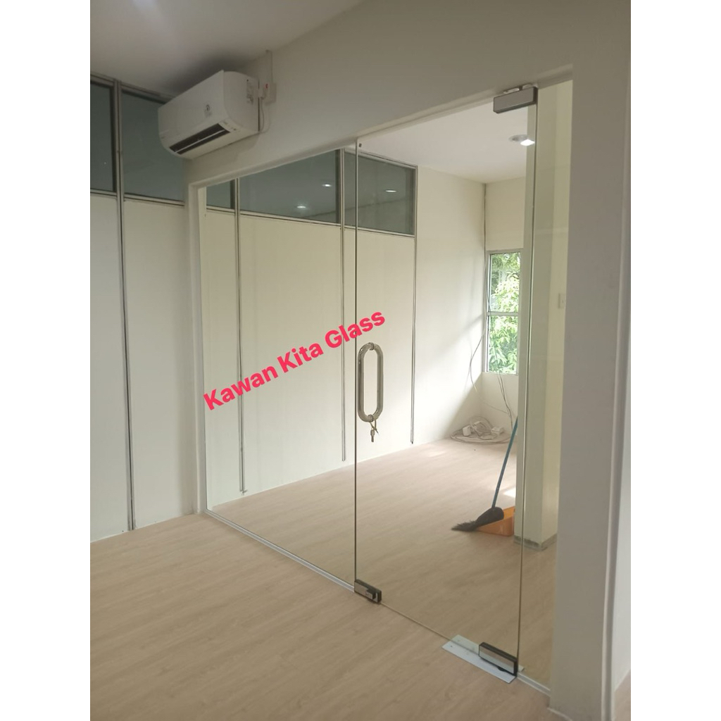 sekat kaca tempered / partisi kaca tempered frameless / pintu kaca frameless / kaca 12 mm tempered/ 