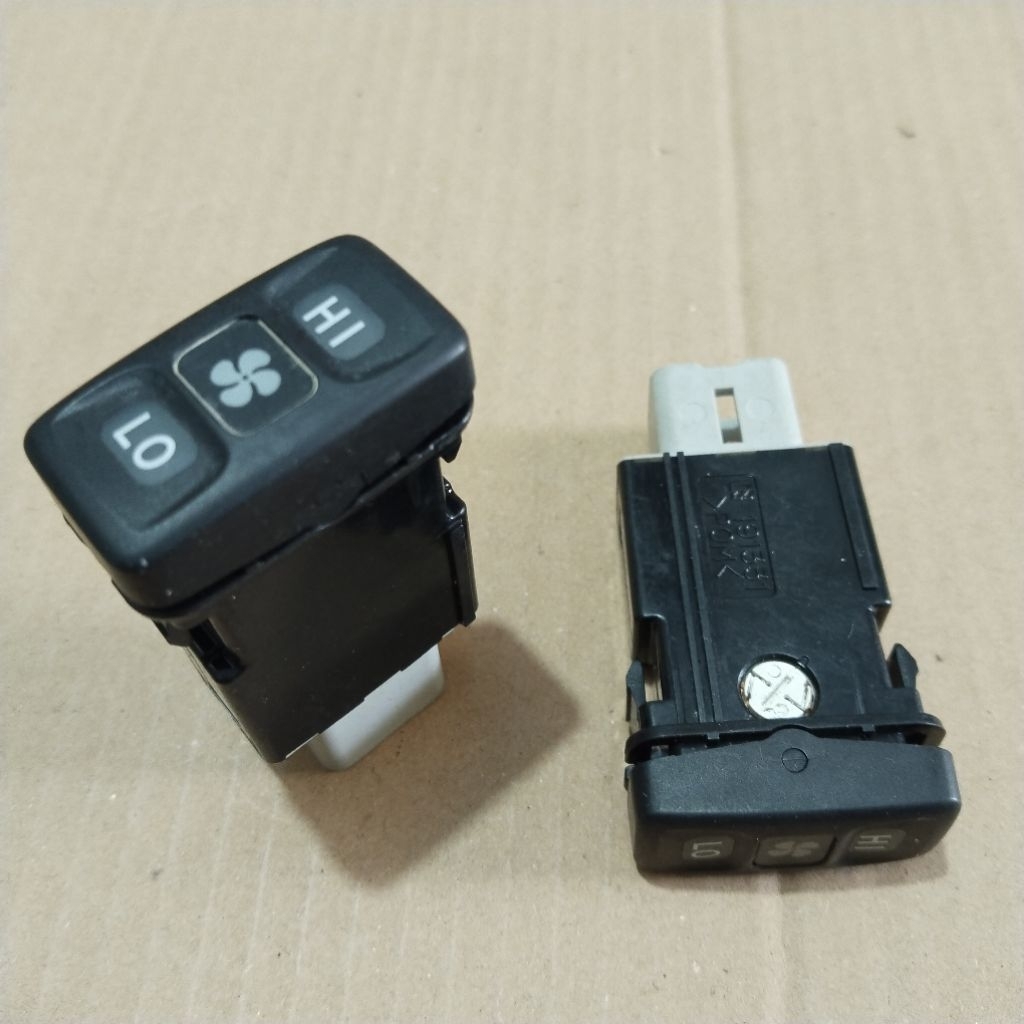 Switch Saklar Tombol AC Mobil
