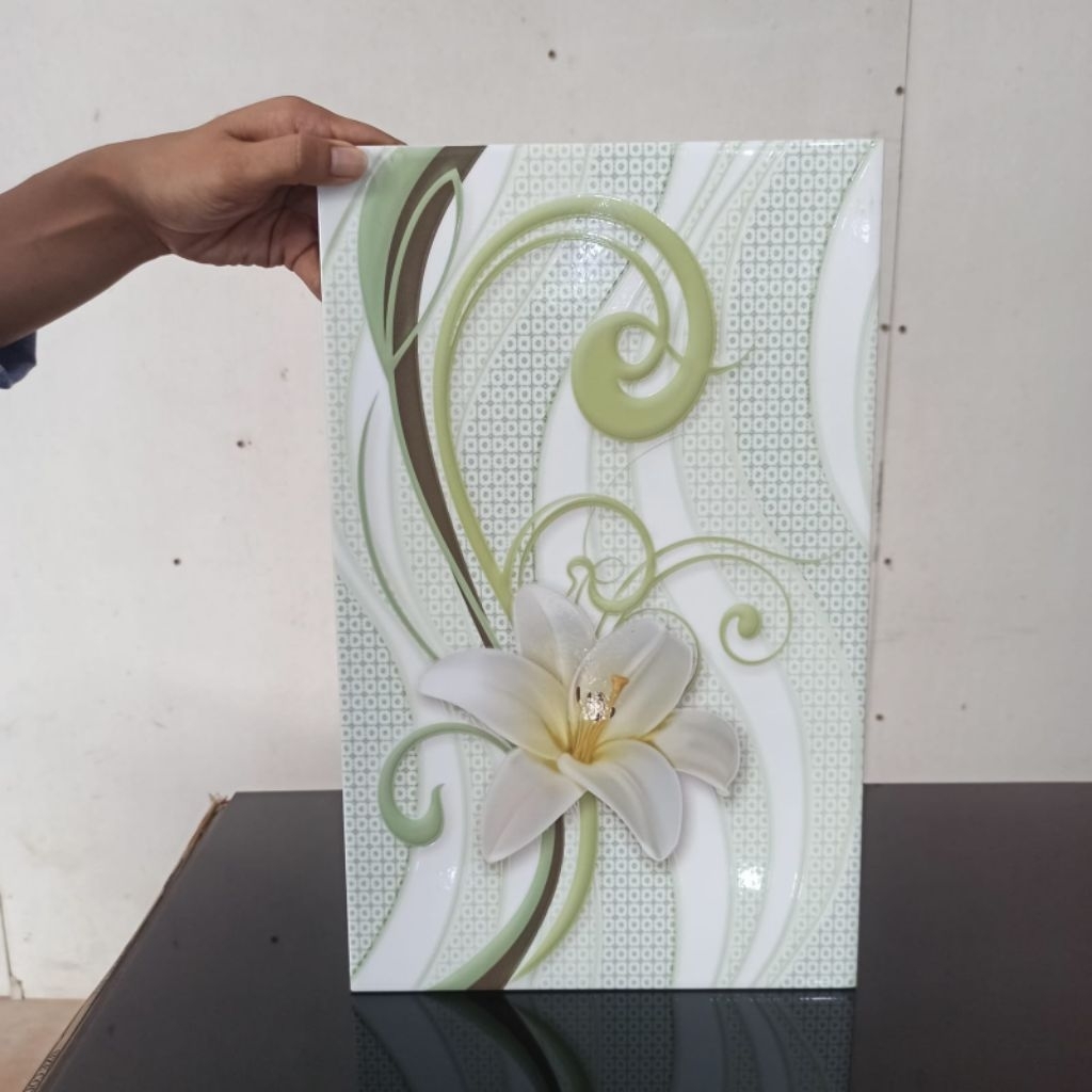 keramik 25x40 dinding kamar mandi/keramik jupiter maqila kw 1/keramik bunga hijau/keramik dinding
