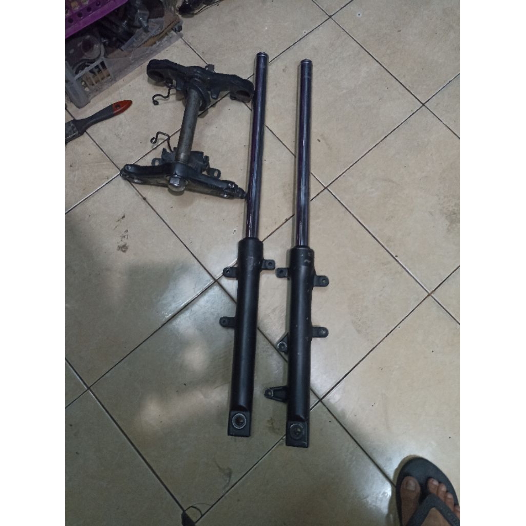Shock Cbr 150r K45a Kpp sepasang kanan kiri original mulus
