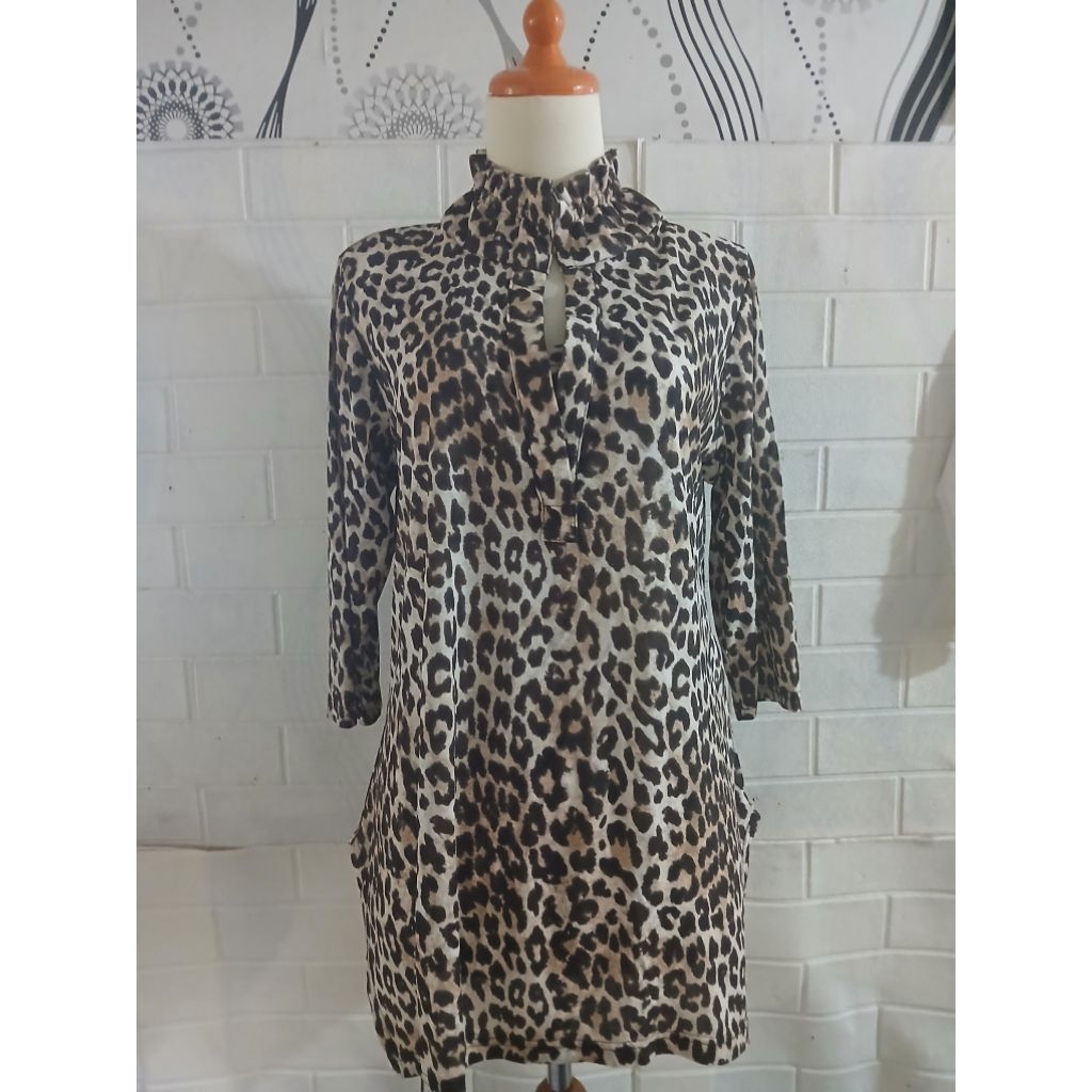 pl blouse motif leopard branded ld 108 pb 69 lengan 7/8. no minus