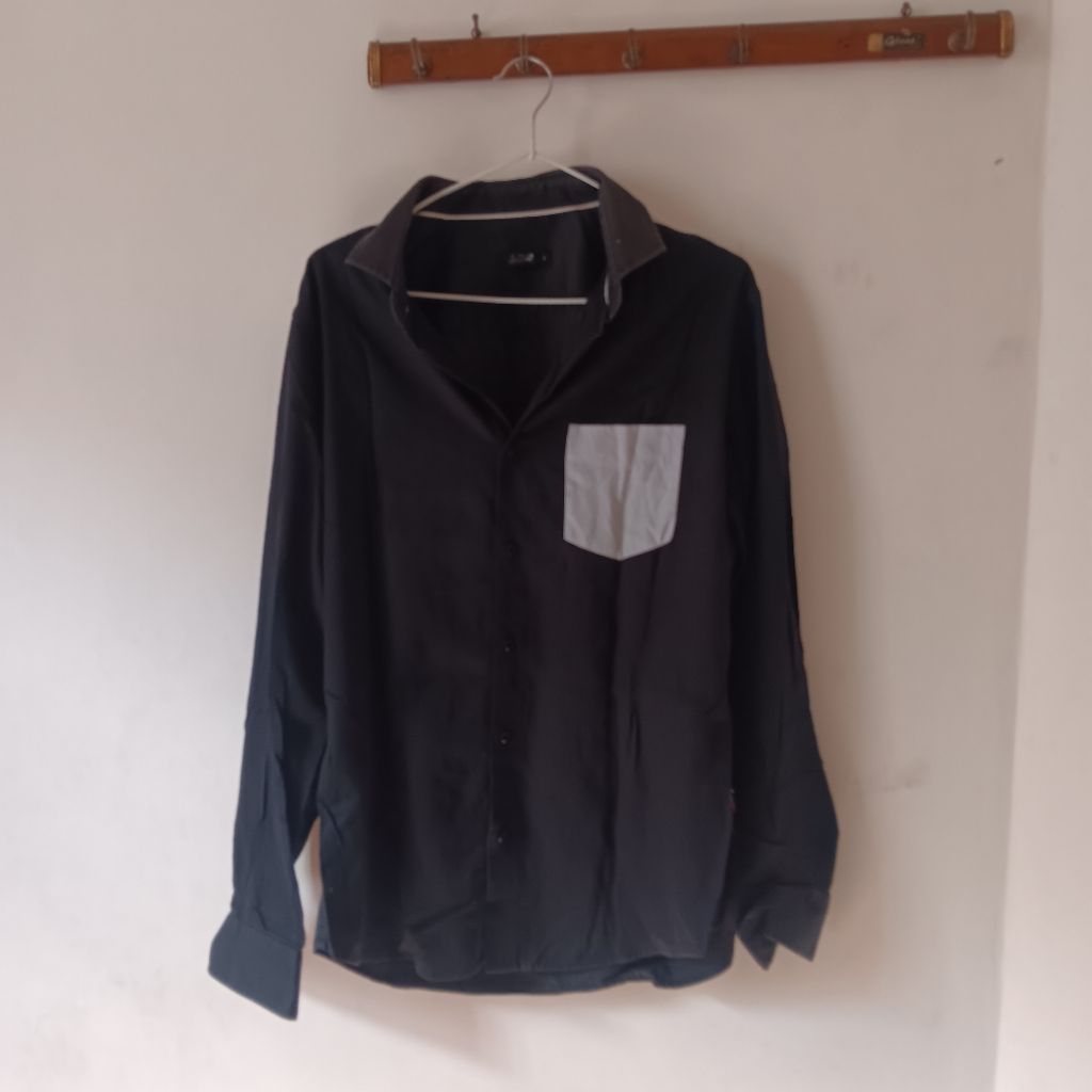 PL Kemeja Cowok LR2 Hitam