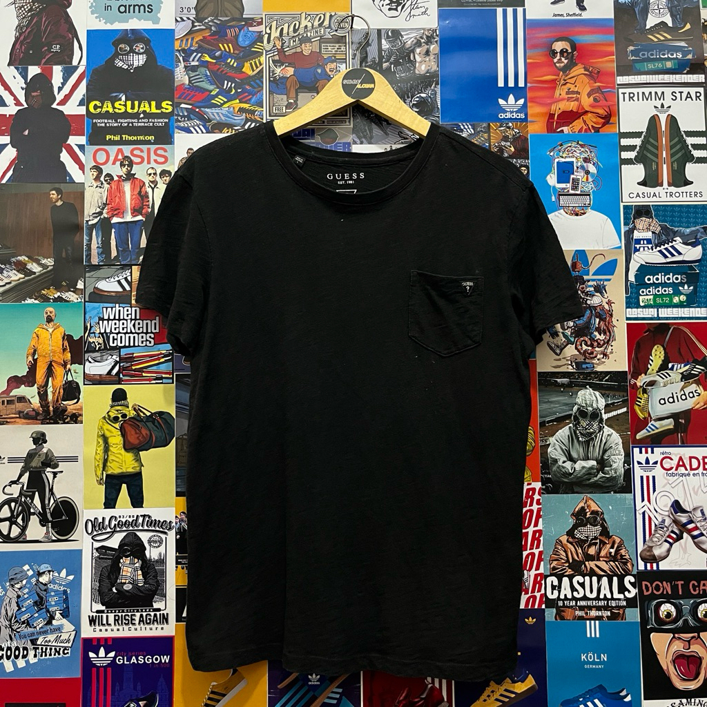 T-Shirt / Kaos Oblong / Vintage / Second / GUESS