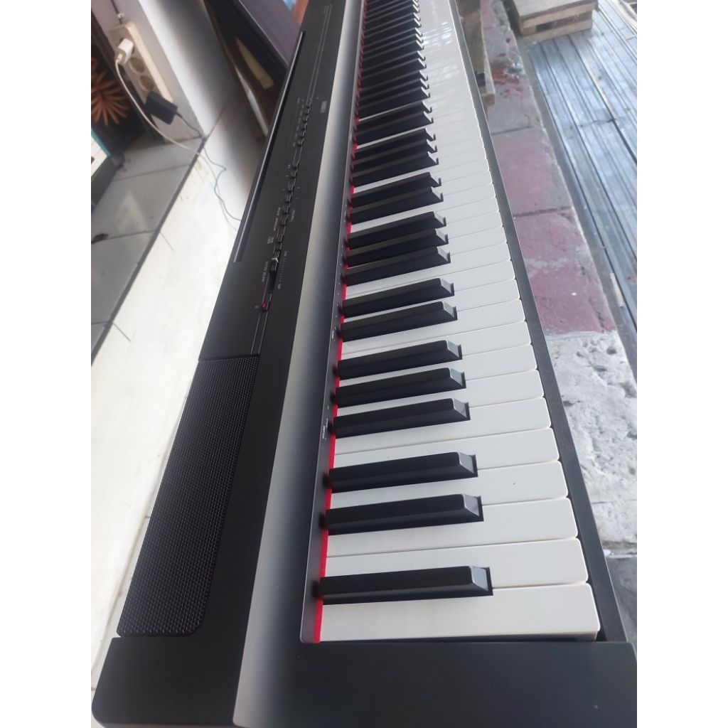 piano yamaha p125