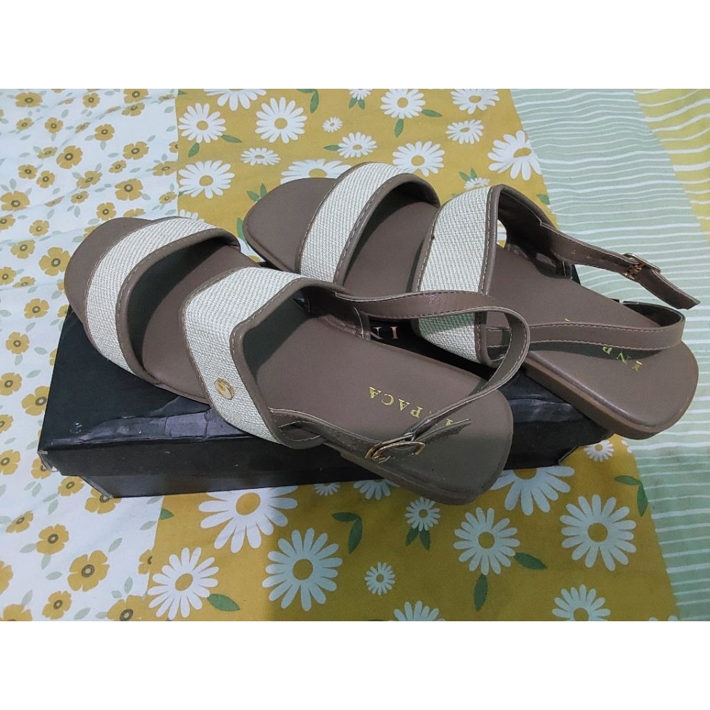 Preloved Sepatu Sandal Inpaca Size 40 cm