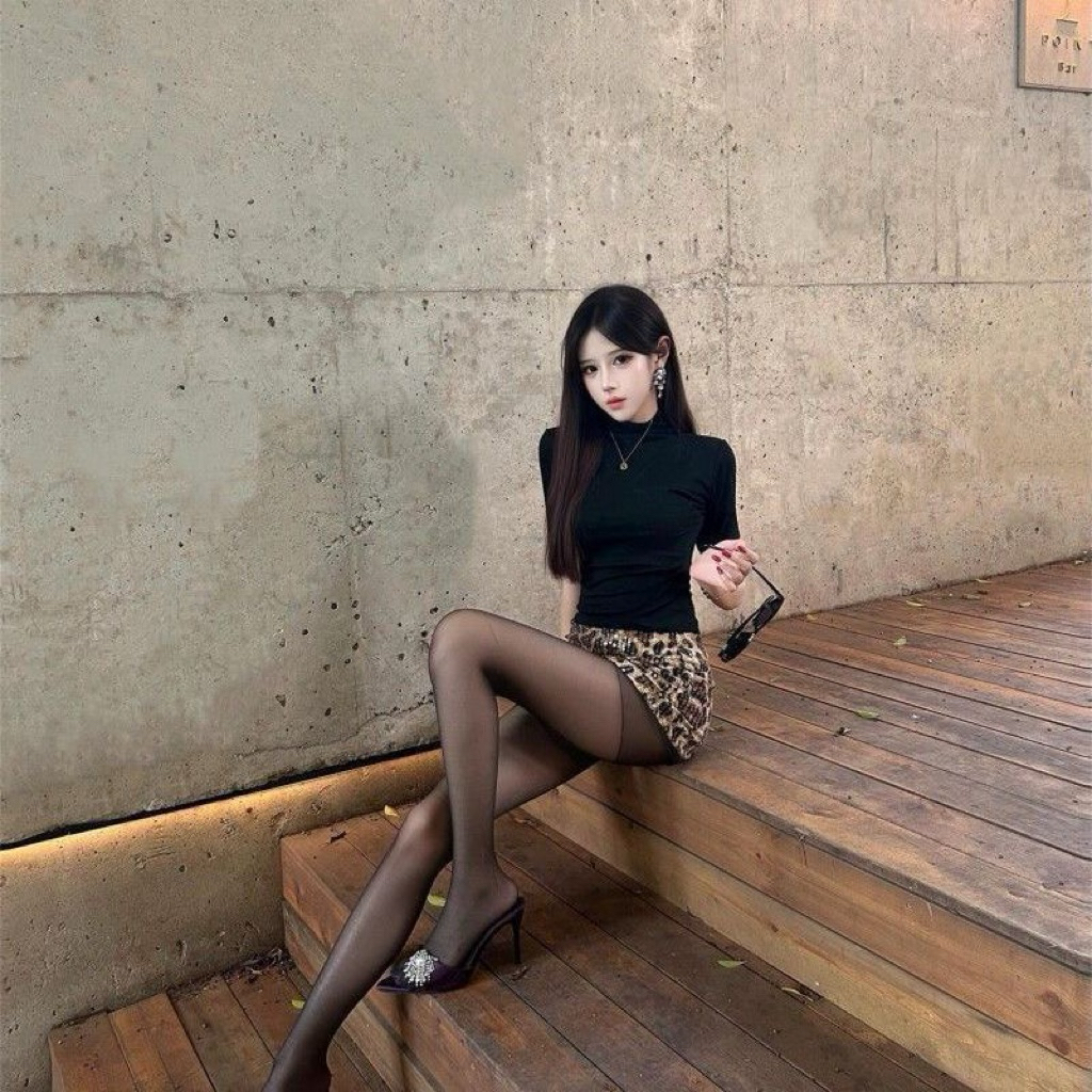 Maisonchic Premium Korean Set Turtleneck Top dan Rok Mini Leopard Wanita Slim Fit Sexy Elegant Outfi