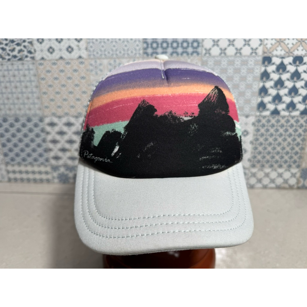 Topi Second Brand Branded Patagonia Trucker Rainbow Original Tag Cutted