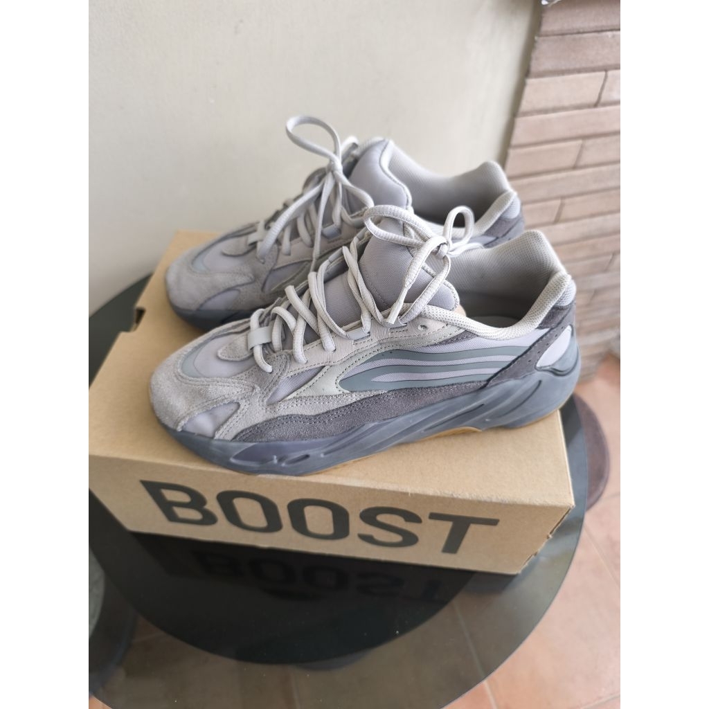 Adidas Yeezy 700 Tephra Original size 9UK 265mm