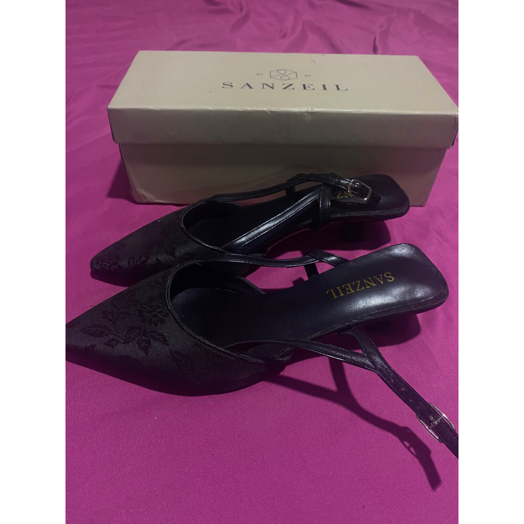 Sanzeil Heels 3cm Heels Lancip Hitam Uk 37